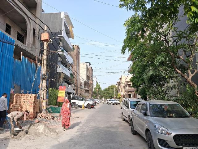 Residential Plot in Paschim Vihar for resale New Delhi. The reference number is 20303195