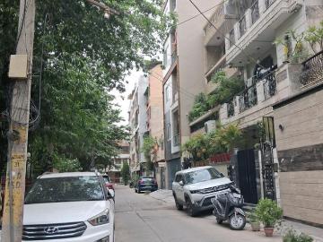 Residential Plot in Paschim Vihar for resale New Delhi. The reference number is 20383488