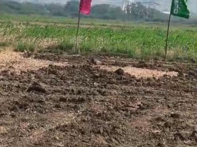 Residential Plot in Paritala for resale Vijayawada. The reference number is 21059921