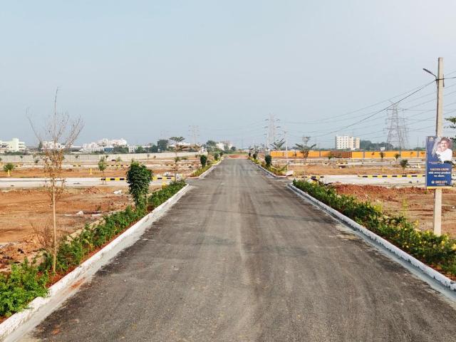 Residential Plot in Pathapadu for resale Vijayawada. The reference number is 20814455