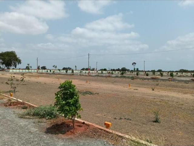 Residential Plot in Pedakakani for resale Guntur. The reference number is 20325457