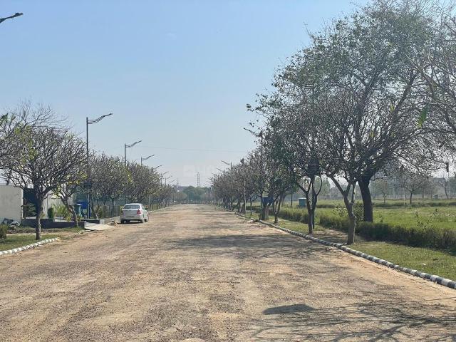 Residential Plot in Peer Muchalla for resale Zirakpur. The reference number is 14437660