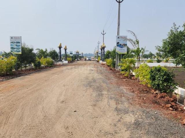 Residential Plot in Penamaluru for resale Vijayawada. The reference number is 21098979