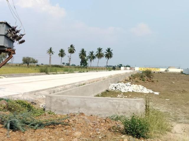 Residential Plot in Penamaluru for resale Krishna. The reference number is 20021491