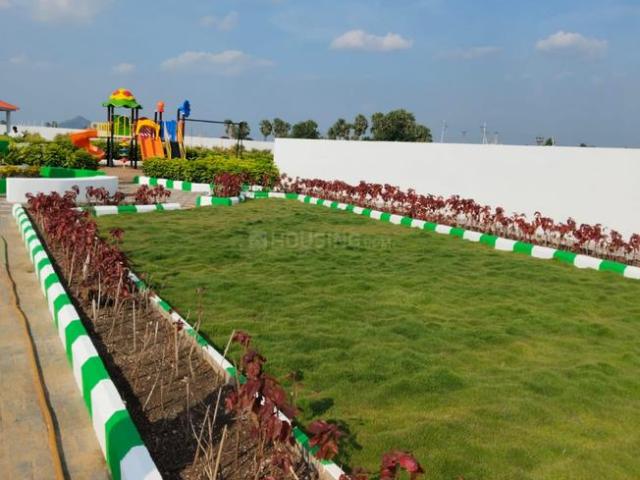 Residential Plot in Penamaluru for resale Krishna. The reference number is 20282317