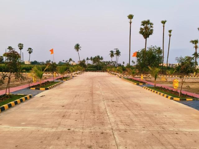 Residential Plot in Penamaluru for resale Krishna. The reference number is 20633249
