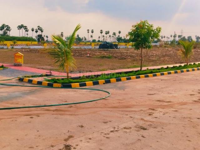 Residential Plot in Penamaluru for resale Krishna. The reference number is 20666240