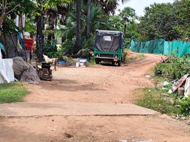 Residential Plot in Penumarti for resale Kakinada. The reference number is 20938220