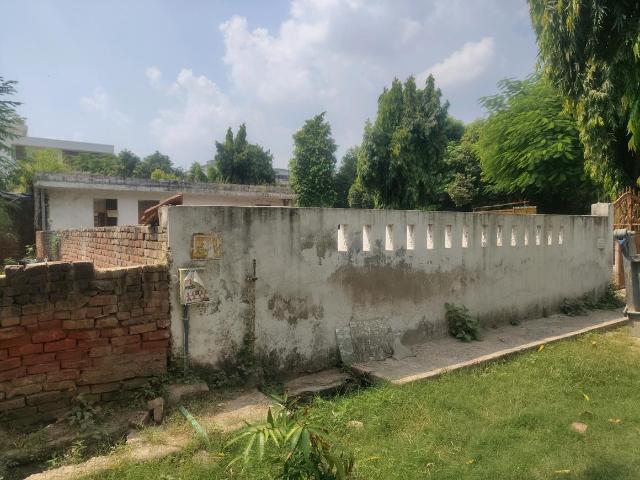 Residential Plot in Phi II for resale Greater Noida. The reference number is 21177775