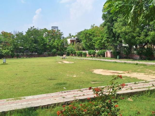 Residential Plot in Phi III for resale Greater Noida. The reference number is 20797602
