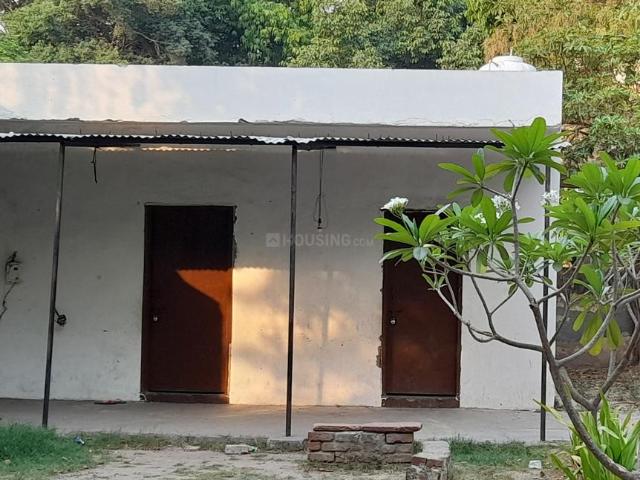 Residential Plot in Phi III for resale Greater Noida. The reference number is 21086404
