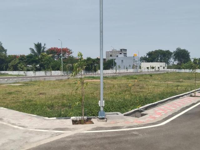 Residential Plot in Poonamallee for resale Chennai. The reference number is 17453871