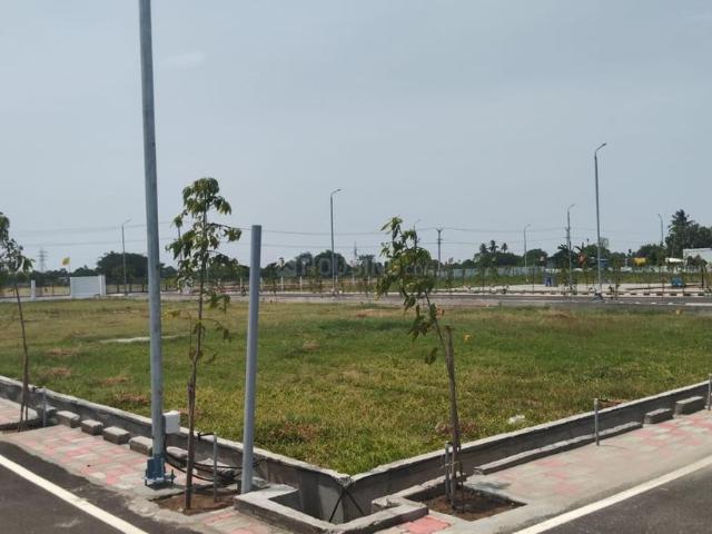 Residential Plot in Poonamallee for resale Chennai. The reference number is 19411659