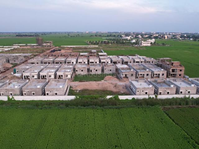 Residential Plot in Poranki for resale Vijayawada. The reference number is 19209436