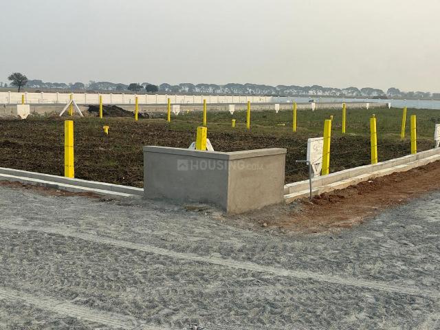 Residential Plot in Poranki for resale Vijayawada. The reference number is 20148048
