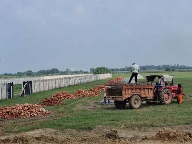Residential Plot in Ral for resale Vrindavan. The reference number is 20967948