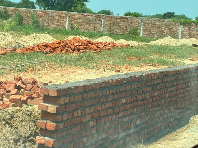 Residential Plot in Ral for resale Vrindavan. The reference number is 21090363
