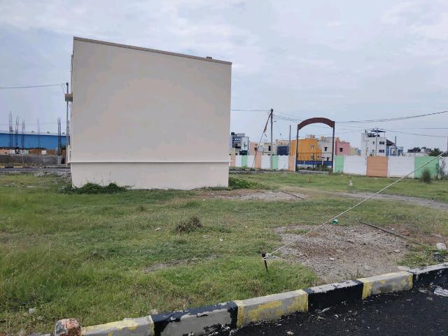 Residential Plot in Red Hills for resale Chennai. The reference number is 18837422