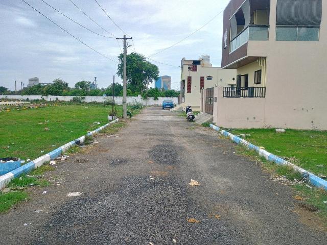 Residential Plot in Red Hills for resale Chennai. The reference number is 20579881