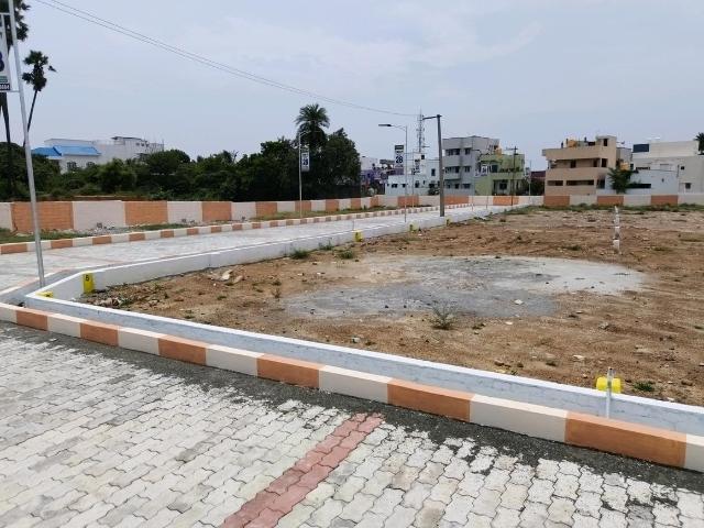 Residential Plot in Red Hills for resale Chennai. The reference number is 20766412