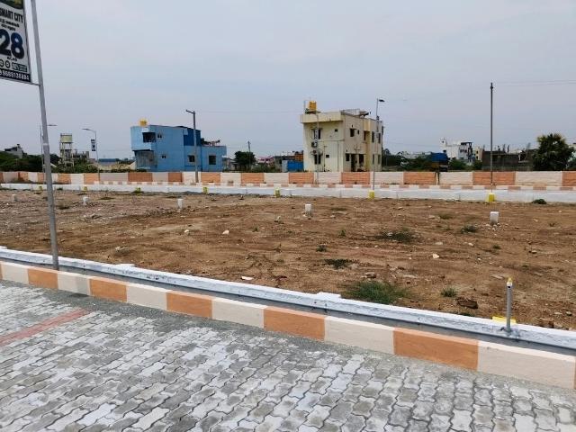 Residential Plot in Red Hills for resale Chennai. The reference number is 20766426