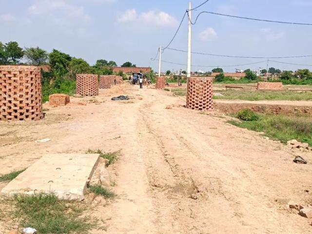 Residential Plot in Rohania for resale Varanasi. The reference number is 20854317