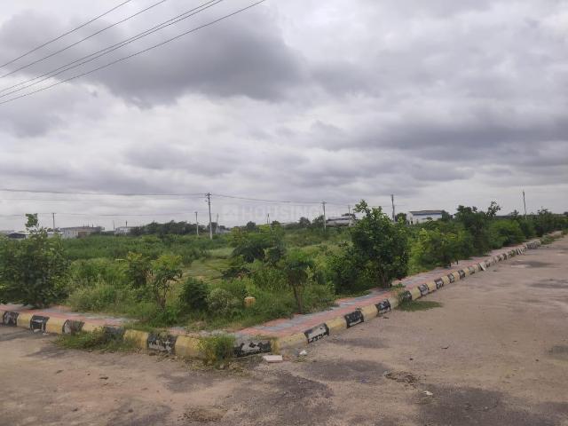 Residential Plot in Sultanpur for resale Sangareddy. The reference number is 6996843