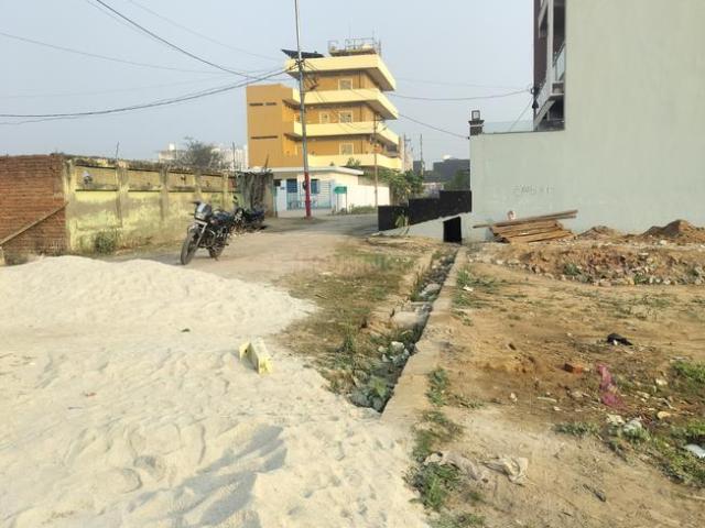 Residential Plot in Surajpur for resale Greater Noida. The reference number is 19267550