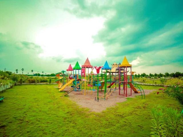 Residential Plot in Sadasivpet for resale Sangareddy. The reference number is 9583048