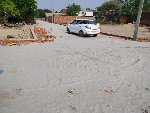 Residential Plot in Safedabad for resale Lucknow. The reference number is 18162461