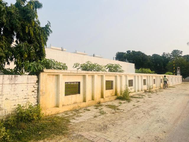 Residential Plot in Safedabad for resale Lucknow. The reference number is 19959086