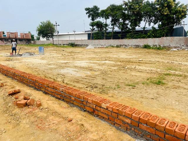 Residential Plot in Safedabad for resale Lucknow. The reference number is 19959114
