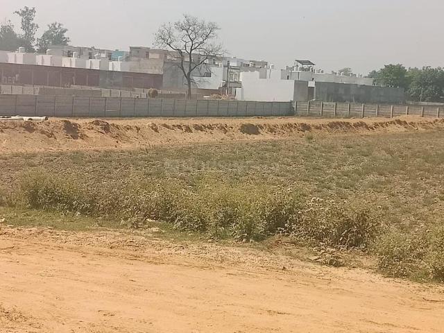 Residential Plot in Safedabad for resale Lucknow. The reference number is 20145338