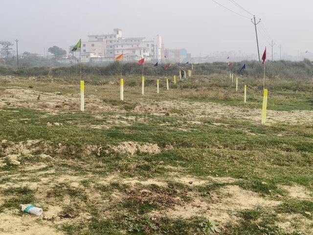 Residential Plot in Sampatchak for resale Patna. The reference number is 17152233