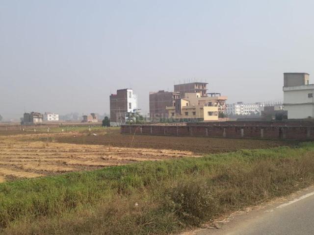 Residential Plot in Sampatchak for resale Patna. The reference number is 20759220