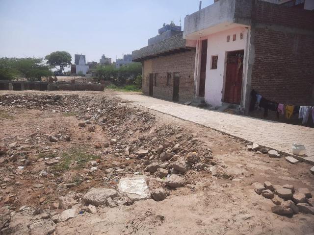 Residential Plot in Sarita Vihar for resale New Delhi. The reference number is 20796025