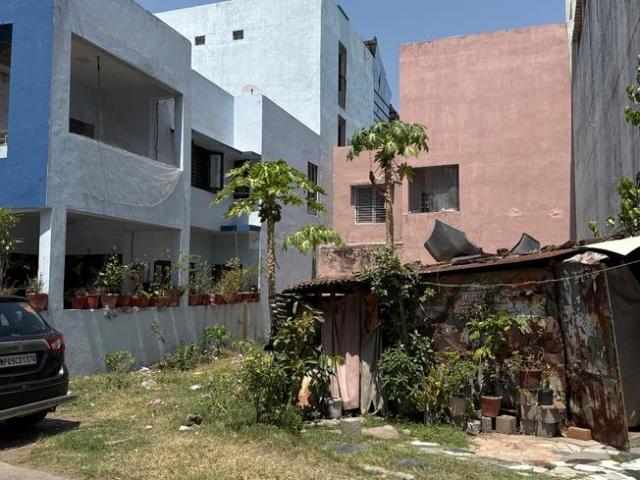 Residential Plot in Scheme No 114 for resale Indore. The reference number is 19816997