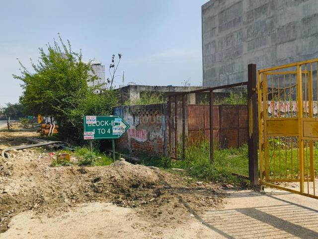 Residential Plot in Sector 43 for resale Noida. The reference number is 20491196