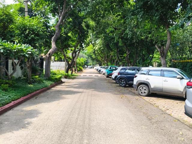 Residential Plot in Sector 40 for resale Gurgaon. The reference number is 19957257