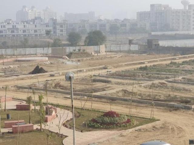 Residential Plot in Sector 44 for resale Noida. The reference number is 16140926