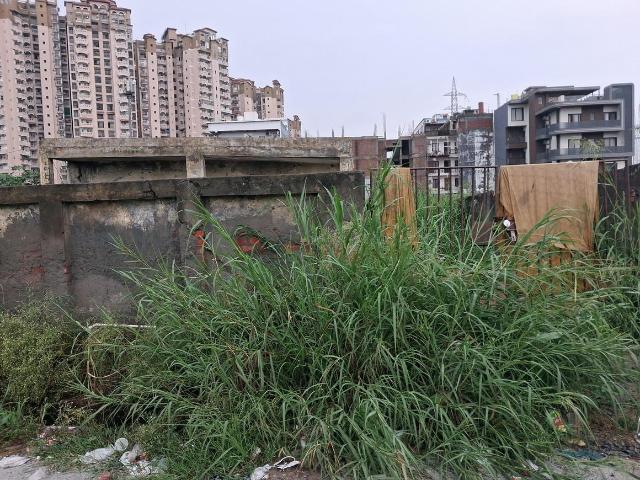 Residential Plot in Sector 44 for resale Noida. The reference number is 20419485