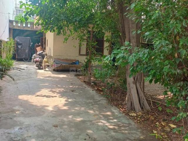 Residential Plot in Sector 46 for resale Noida. The reference number is 20948343