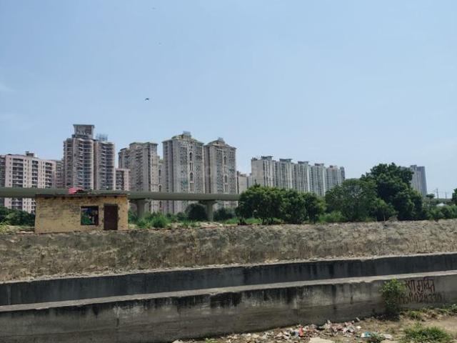 Residential Plot in Sector 49 for resale Noida. The reference number is 21326305