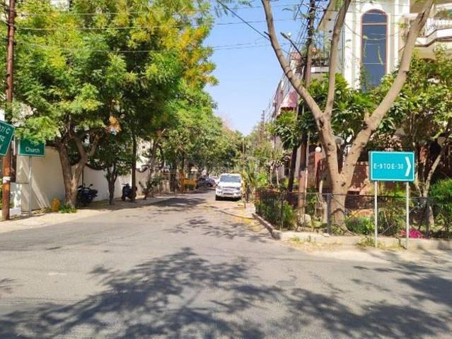 Residential Plot in Sector 50 for resale Noida. The reference number is 20151141