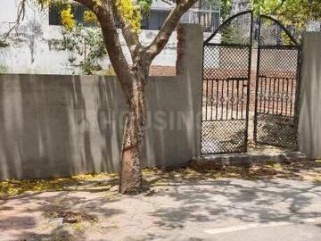 Residential Plot in Sector 51 for resale Noida. The reference number is 20415919