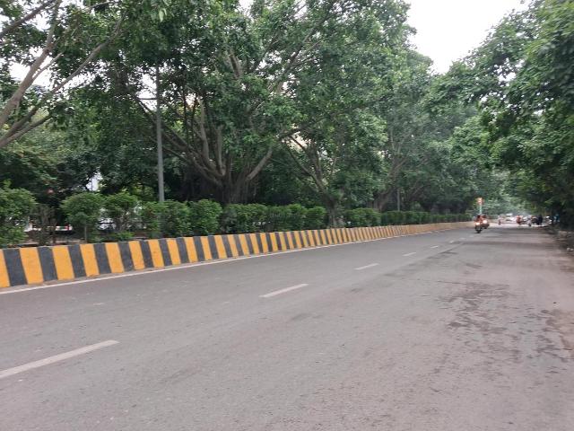 Residential Plot in Sector 51 for resale Noida. The reference number is 20914419