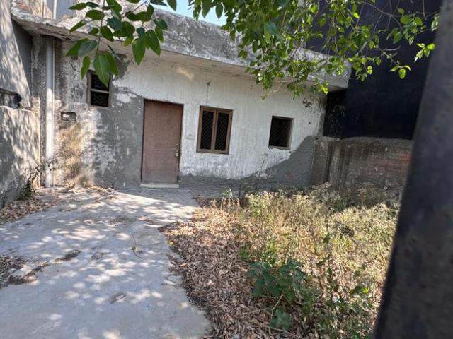Residential Plot in Sector 52 for resale Noida. The reference number is 20129520