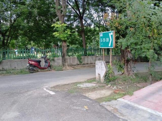 Residential Plot in Sector 52 for resale Noida. The reference number is 20351777