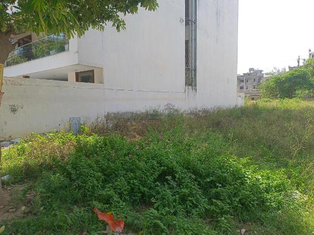 Residential Plot in Sector 57 for resale Gurgaon. The reference number is 21050124