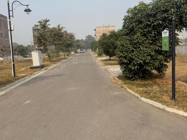 Residential Plot in Sector 5 for resale Sohna. The reference number is 19105444